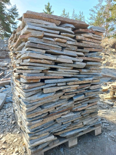 Плитняк златолит серебристый для фасада купить в Костроме