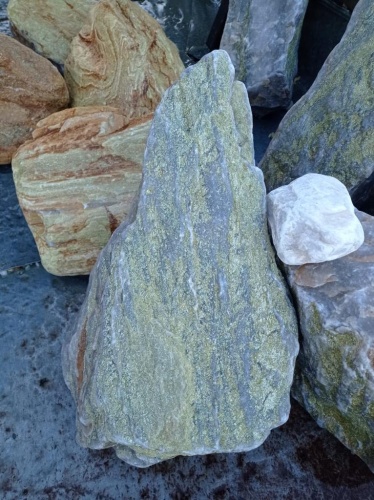 Златолит жёлтый, жёлто-зелёный глыбки и валуны для ланшафтного дизайна купить в Костроме