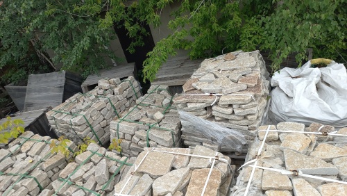 Гранитный плитняк галтованный для мощения купить в Костроме