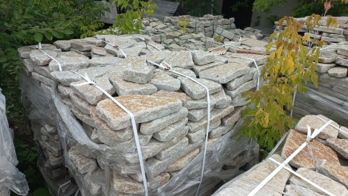 Гранитный плитняк галтованный для парковки купить в Костроме