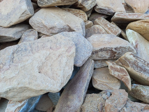 Златолит жёлтый, жёлто-зелёный глыбки и валуны для ланшафтного дизайна купить в Костроме