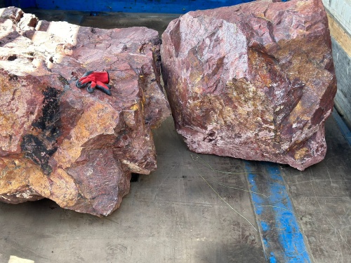 Ландшафтные глыбы красно-фиолетовые 200-1000 килограмм купить в Костроме
