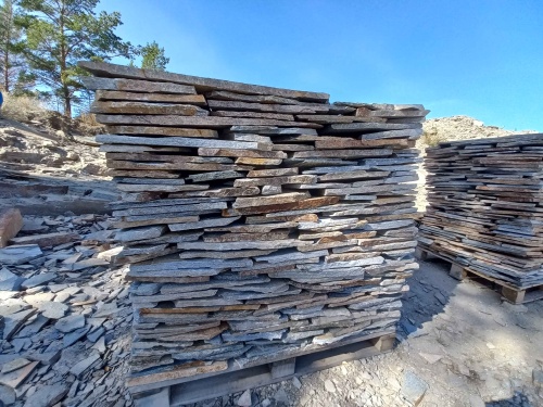 Плитняк златолит серебристый для фасада купить в Костроме