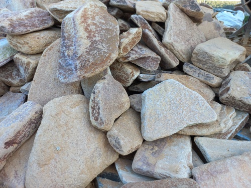 Златолит жёлтый, жёлто-зелёный глыбки и валуны для ланшафтного дизайна купить в Костроме