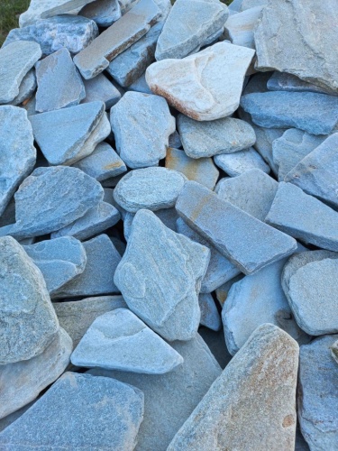 Плитняк златолит зелёный галтованный для цоколя купить в Костроме