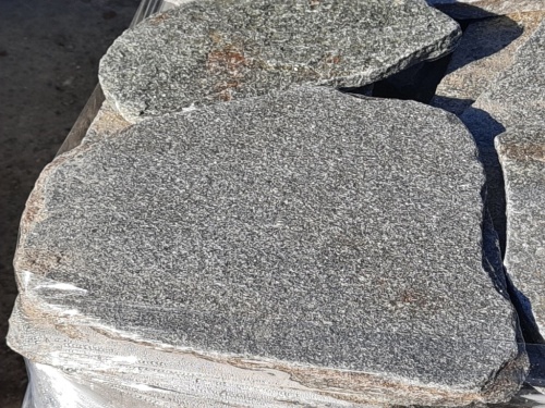 Златолит серебристый галтованный для лестниц купить в Костроме