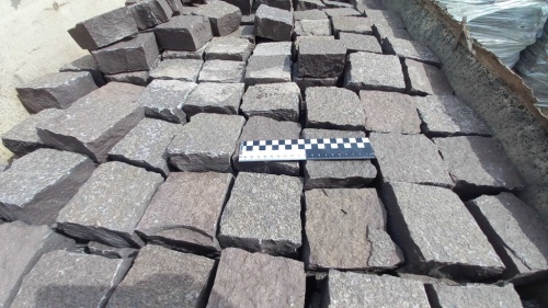 Лемезит колотая брусчатка 10 * 10 см. для парковки купить в Костроме