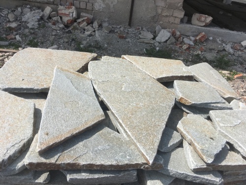 Златолит серебристый галтованный для лестниц купить в Костроме